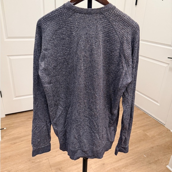 Lululemon Engineered Warmth Long Sleeve Crew Heathered Gray Mens Medium - Picture 7 of 11
